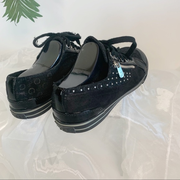 Guess Black Monogram zipper an d Leather Accent Flat Shoe! Size 10M - Picture 7 of 10